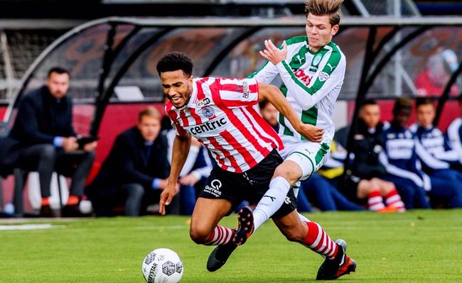 他整个比赛 他整个比赛