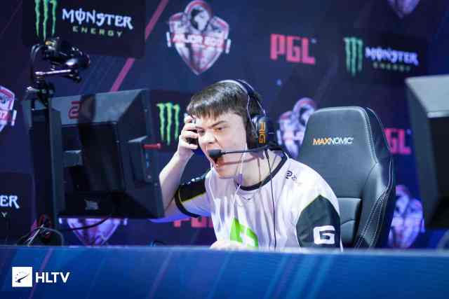 手防守失位 手防守失位